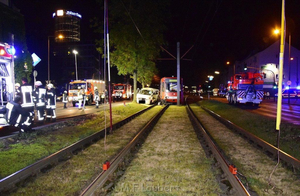 VU PKW Strab Koeln Niehl Amsterdamerstr Friedrich Karlstr P123.JPG - Miklos Laubert